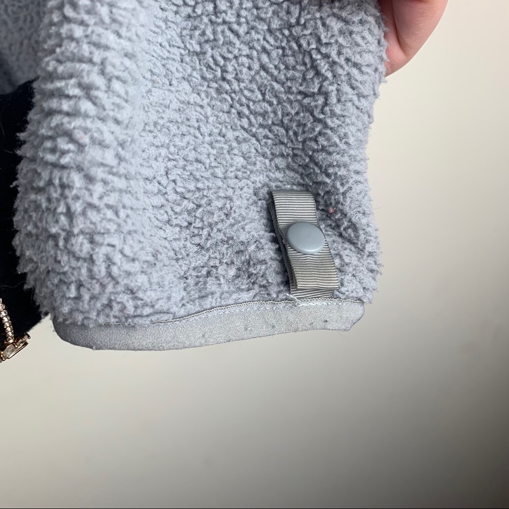 The North Face All Gray Plush Fleece Sweater - Picture 5 of 9